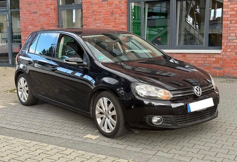Schwarz Gebraucht 2010 VW Golf VI Edition Kleinwagen | 4.000 € (Guter Preis) - Bild 1/4