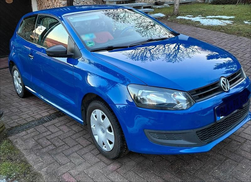 Gebraucht VW Polo 60 PS (44 kW) 2012 Blau Kleinwagen