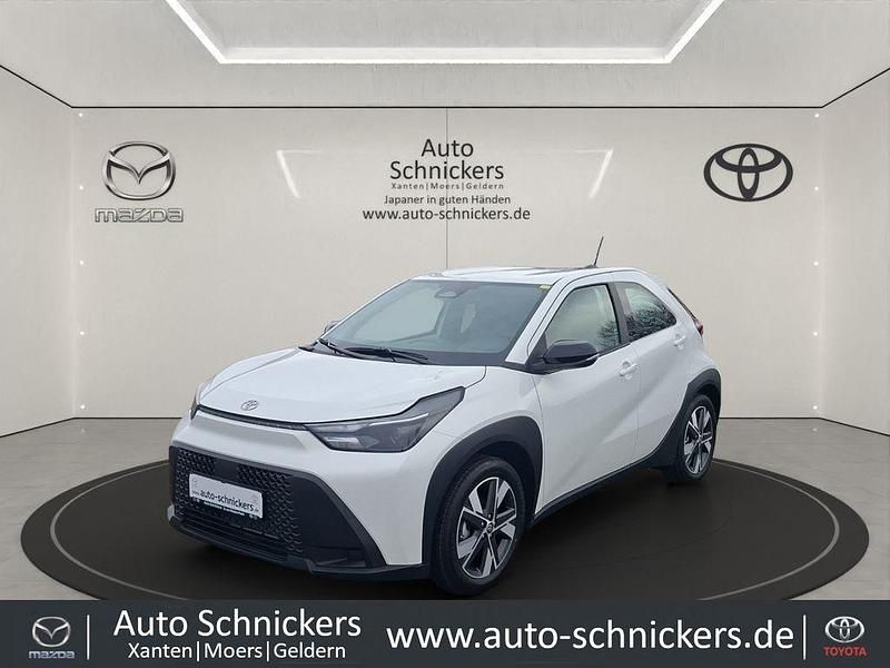 Schneeweiß Neu 2025 Toyota Aygo X Active SUV | 21.470 € (Guter Preis) - Bild 1/4