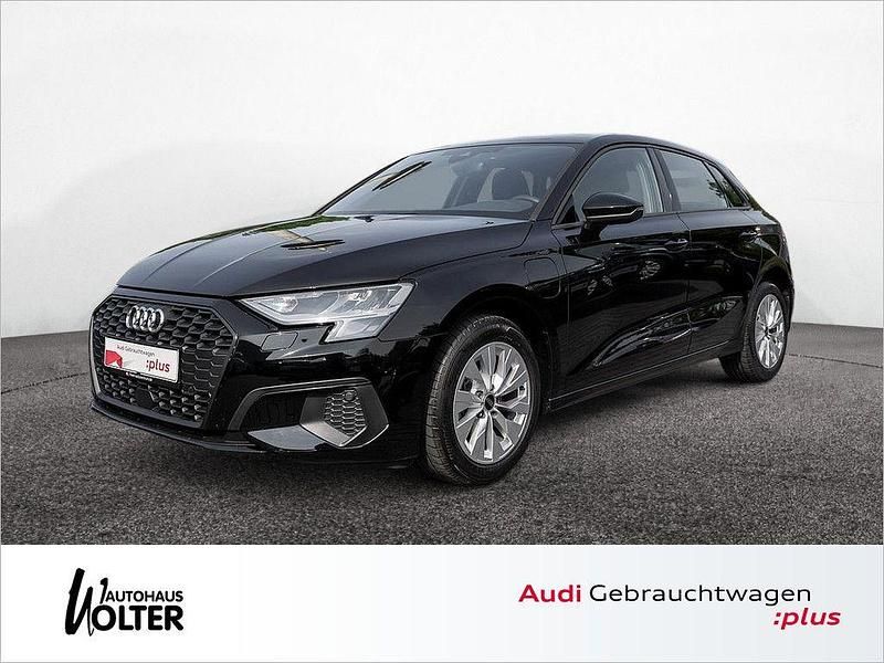 Brillantschwarz Gebraucht 2024 Audi A3 Sportback e-tron Basis Limousine | 30.890 € (Teuer) - Bild 1/4