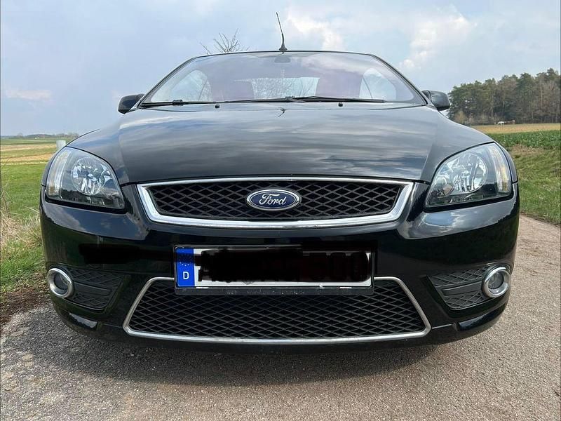 Gebraucht Ford Focus Cabriolet Titanium 145 PS (106 kW) 2007 Schwarz Cabrio