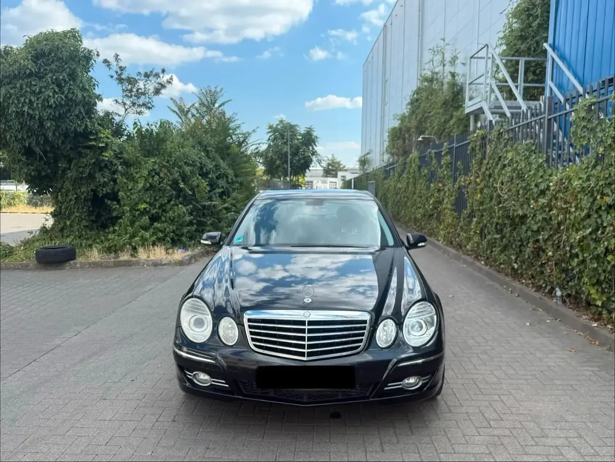 Gebraucht Mercedes E320 Avantgarde 224 PS (164 kW) 2006 Schwarz Limousine