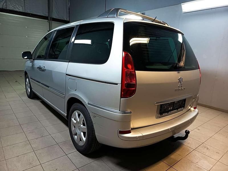 Gebraucht Peugeot 807 Allure 136 PS (100 kW) 2012 Lackierung aluminiumgrau Van / Kleinbus