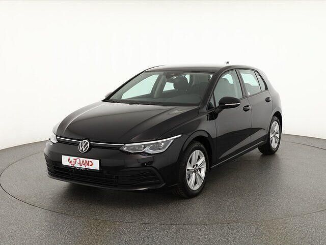 Schwarz Gebraucht 2022 VW Golf VIII Life Limousine | 24.950 € (Etwas zu teuer) - Bild 1/4