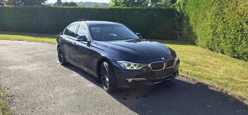 Blau Gebraucht 2015 BMW 335 Luxury Line Limousine | 19.500 € (Etwas zu teuer) - Bild 1/4