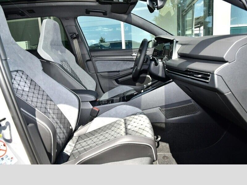 Gebraucht VW Golf VIII R-line 150 PS (110 kW) 2024 Grau Kombi