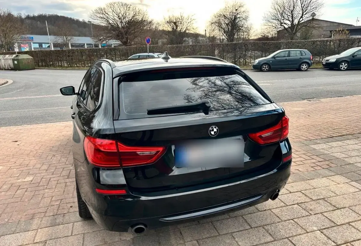 Gebraucht BMW 530 265 PS (194 kW) 2018 Schwarz Kombi