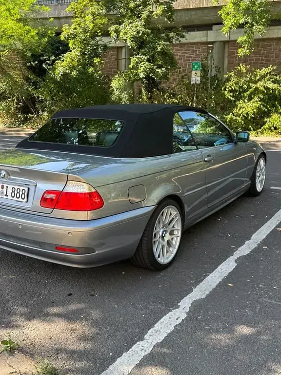 Gebraucht BMW 320 Cabriolet 170 PS (125 kW) 2004 Grau Cabrio