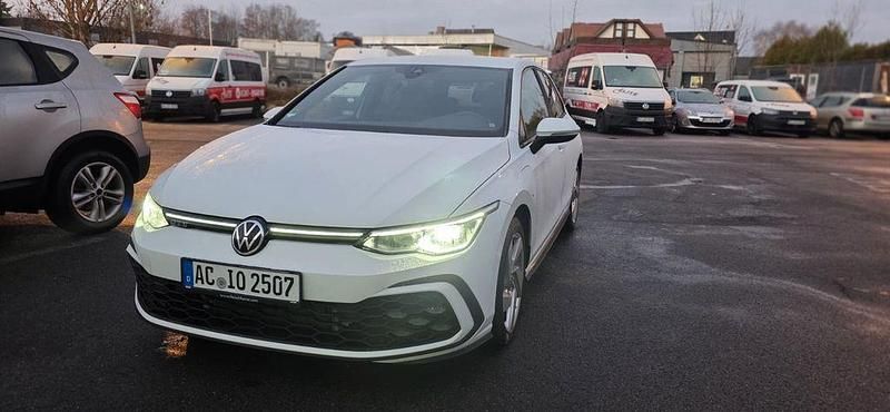 Weiß Gebraucht 2021 VW Golf GTE Limousine | 23.500 € - Bild 1/4