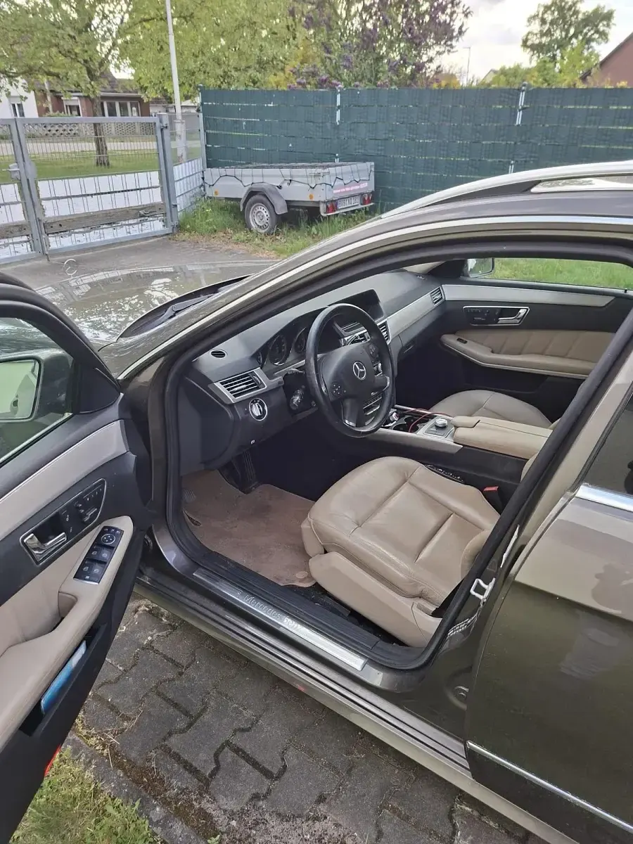Używany Mercedes E350 265 KM (194 kW) 2011 Andere farben Kombi