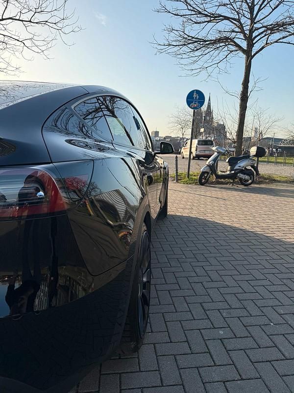 Gebraucht Tesla Model Y Performance 392 kW (534 PS) 2022 Schwarz SUV