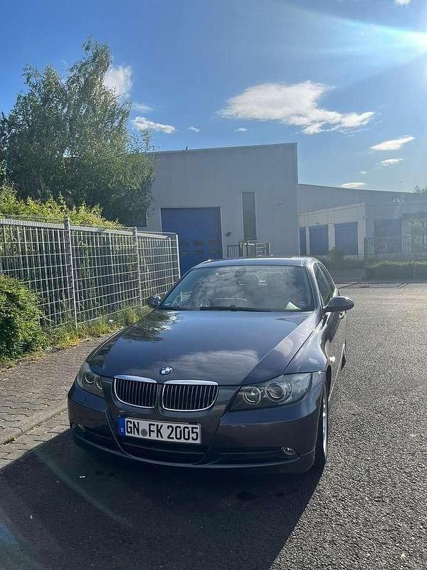 Second-hand BMW 325 218 CP (160 kW) 2005 Gri Berlinǎ
