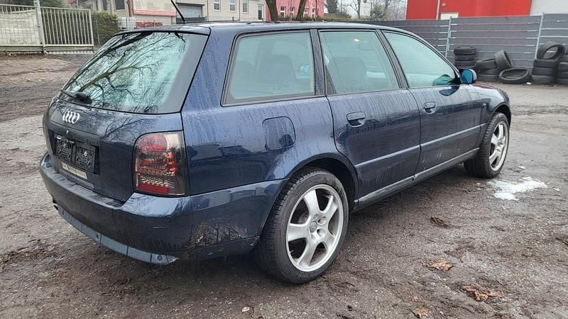Gebraucht Audi A4 105 PS (77 kW) 1999 Blau Kombi