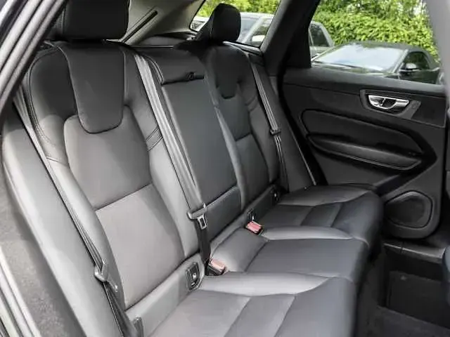 Gebraucht Volvo XC60 145 PS (106 kW) 2023 SUV