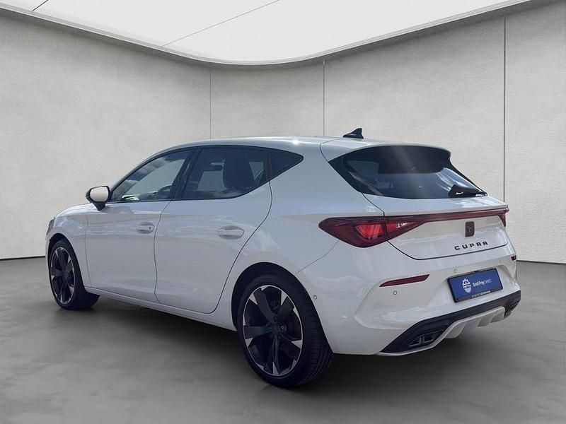 Używany Cupra Leon 150 KM (110 kW) 2024 Biały Sedan/Limuzyna