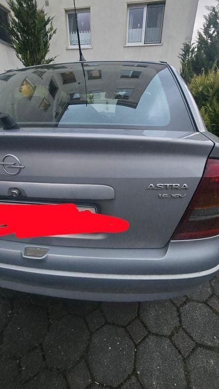 Gebraucht Opel Astra 101 PS (74 kW) 1999 Silber Limousine
