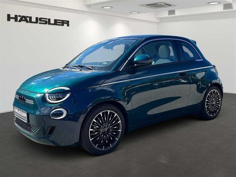 Grün Gebraucht 2023 Fiat 500e La Prima Kleinwagen | 24.900 € (Etwas zu teuer) - Bild 1/4