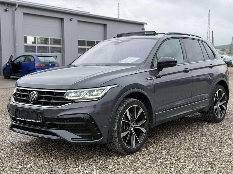 Delfingrau metallic Gebraucht 2023 VW Tiguan R-line SUV | 39.700 € (Etwas zu teuer) - Bild 1/4