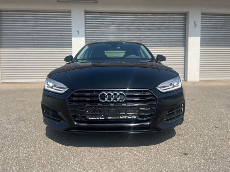 Brillantschwarz Gebraucht 2020 Audi A5 Sport Coupé | 19.800 € (Superpreis) - Bild 1/4
