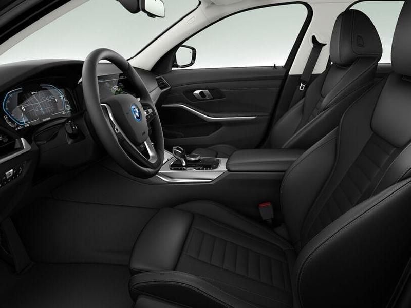 Gebraucht BMW 330e Advantage 292 PS (214 kW) 2022 Bmw 330e touring aut. advantag (schwarz) Kombi