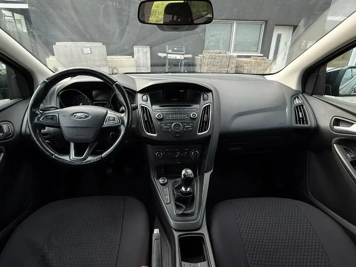 Gebraucht Ford Focus 125 PS (91 kW) 2017 Schwarz Kombi