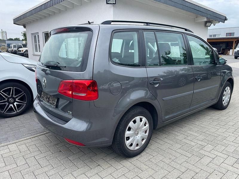 Gebraucht VW Touran Trendline 105 PS (77 kW) 2011 Grau Van / Kleinbus