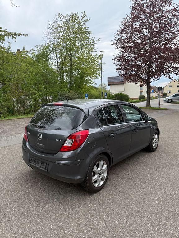 Usata Opel Corsa 69 CV (50 kW) 2012 Grigio Utilitaria