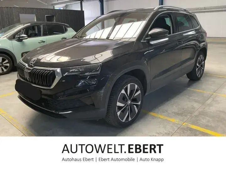 Schwarzmagic perleffekt Gebraucht 2023 Skoda Karoq Style SUV | 28.690 € (Fairer Preis) - Bild 1/4