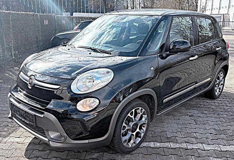 Gebraucht Fiat 500L Trekking 95 PS (69 kW) 2017 Schwarz Van / Kleinbus