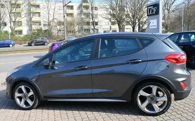 Używany Ford Fiesta Active 101 KM (74 kW) 2018 Szary Hatchback