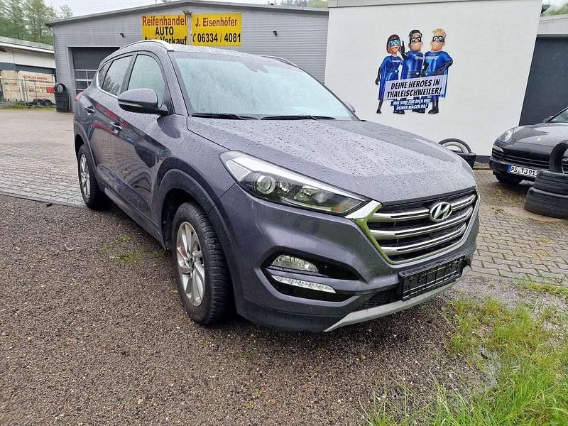 Gebraucht Hyundai Tucson Style 177 PS (130 kW) 2017 Thunder grey / met SUV