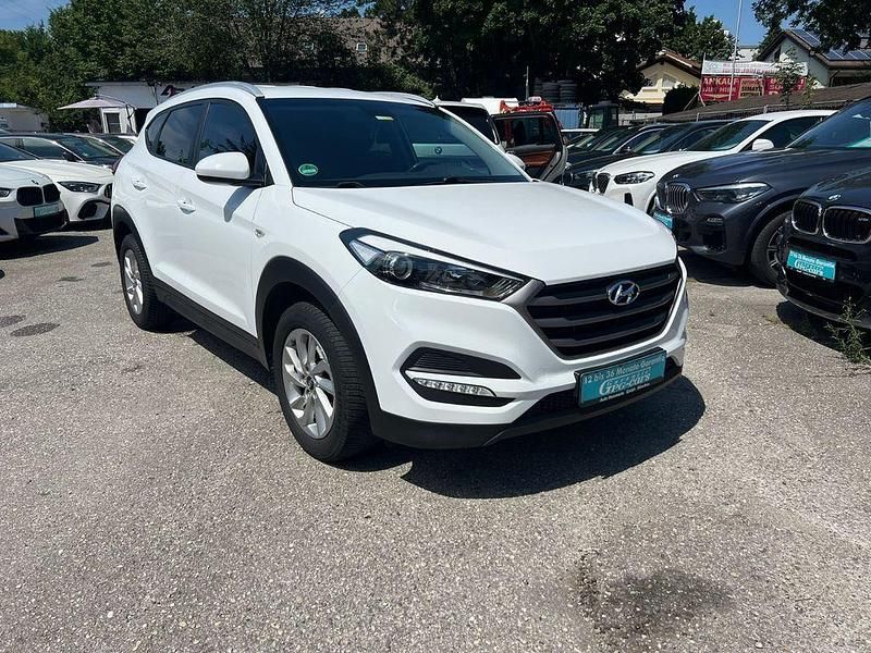 Weiß Gebraucht 2018 Hyundai Tucson Classic SUV | 15.900 € (Fairer Preis) - Bild 1/4