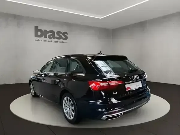 Gebraucht Audi A4 Advanced 150 PS (110 kW) 2023 Brillantschwarz Kombi