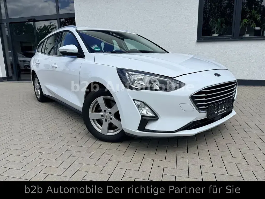 Gebraucht Ford Focus 120 PS (88 kW) 2019 Weiß Limousine