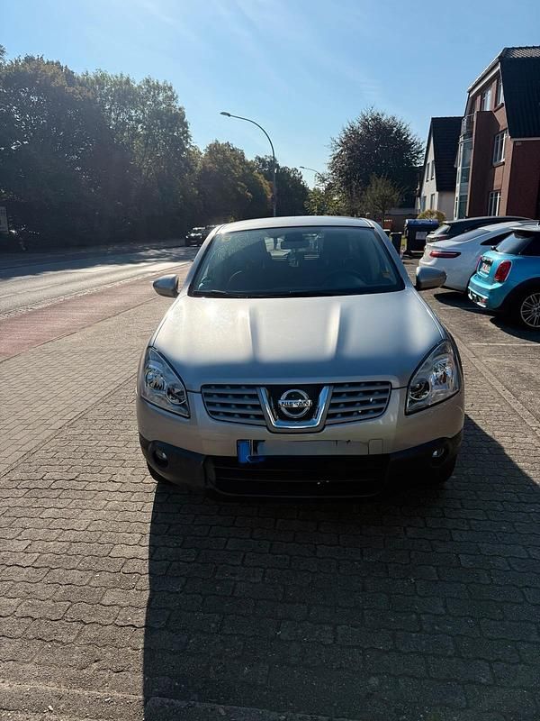 Silber Gebraucht 2009 Nissan Qashqai SUV | 6.990 € (Fairer Preis) - Bild 1/4