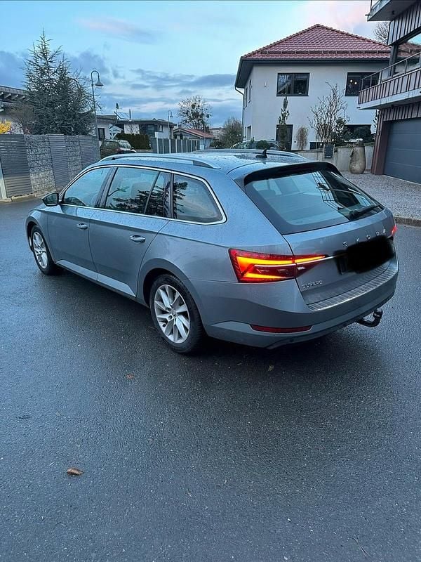 Gebraucht Skoda Superb Style 190 PS (139 kW) 2020 Silber Kombi