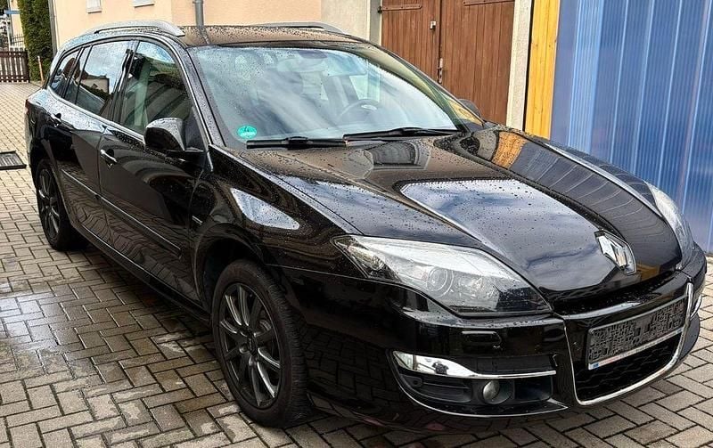 Schwarz Gebraucht 2012 Renault Laguna GrandTour Bose Edition Kombi | 4.200 € (Guter Preis) - Bild 1/4