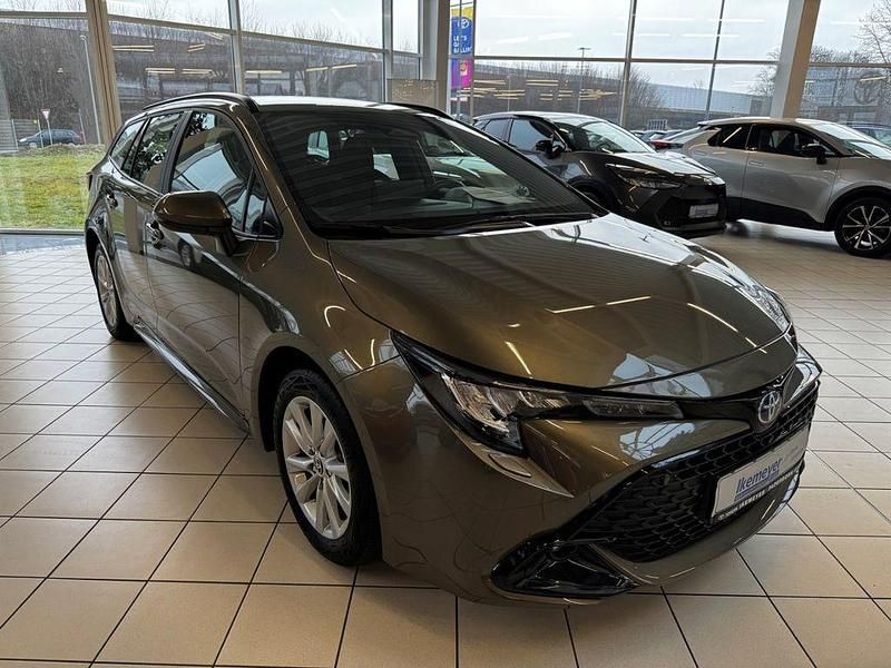 Gebraucht Toyota Corolla Team 140 PS (102 kW) 2024 Braun Kombi