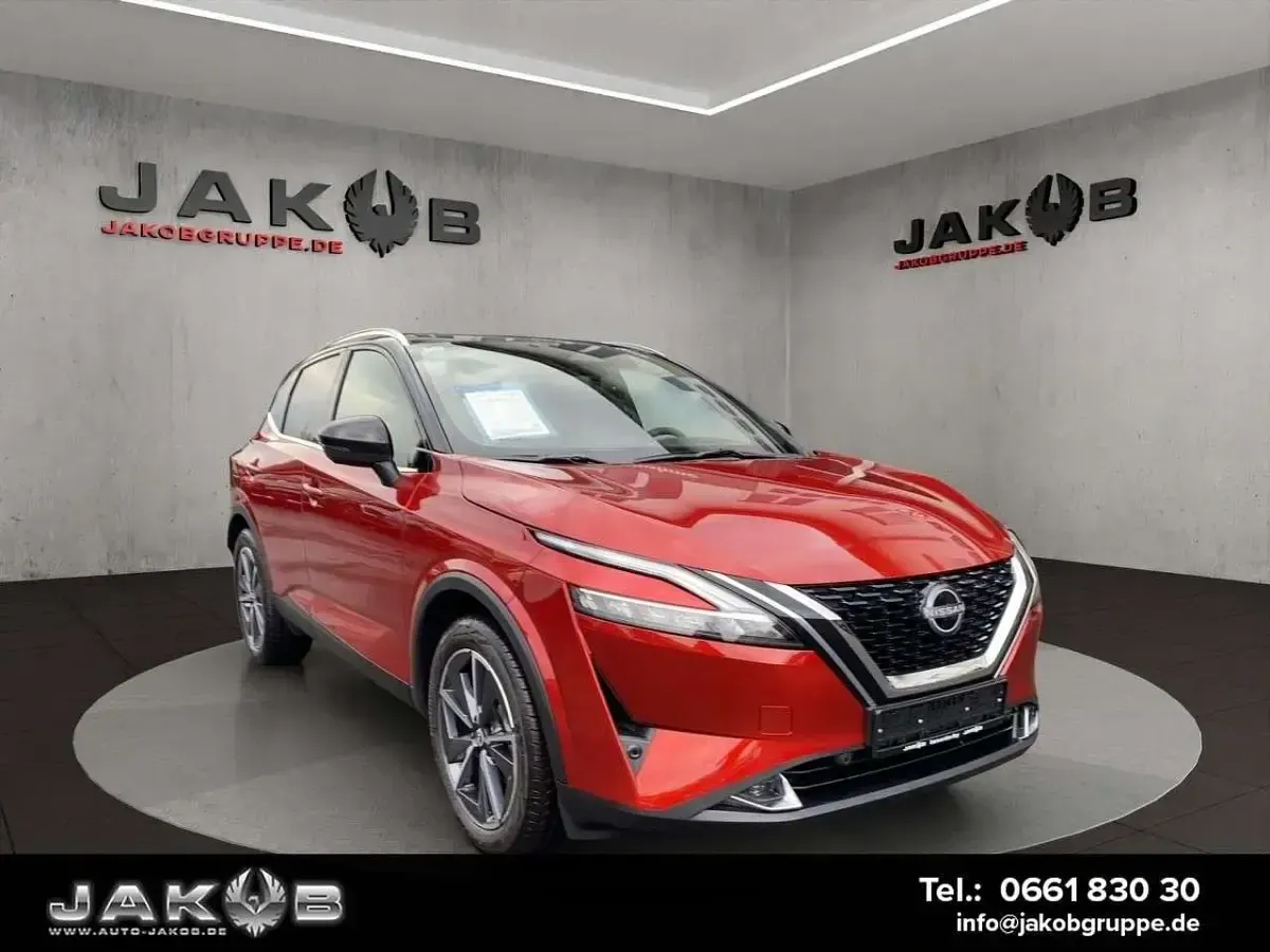 Neu Nissan Qashqai Tekna 158 PS (116 kW) 2025 Fuji sunset red/black SUV