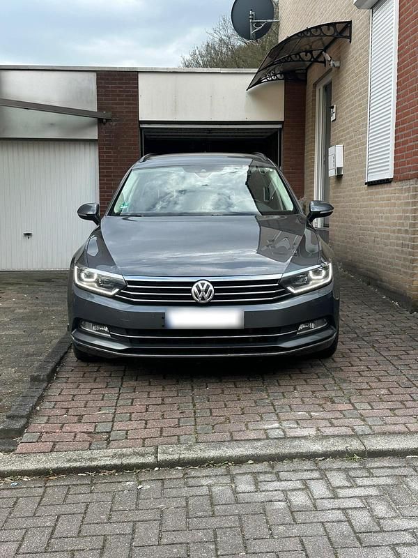 Gebraucht VW Passat 190 PS (139 kW) 2017 Grau Kombi