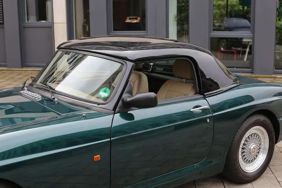 Käytetty MG RV8 190 HP (139 kW) 1995 Vihreä Avoauto