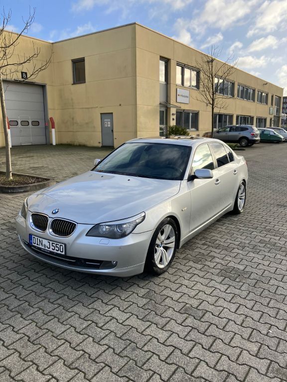Silber Gebraucht 2008 BMW 550 Exclusive Limousine | 15.745 € (Guter Preis) - Bild 1/4
