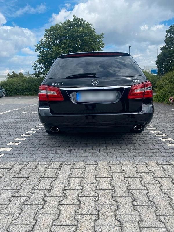Gebraucht Mercedes E350 Avantgarde 265 PS (194 kW) 2011 Schwarz Kombi