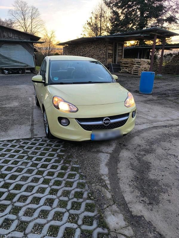 Gelb Gebraucht 2016 Opel Adam Kleinwagen | 4.799 € (Guter Preis) - Bild 1/4