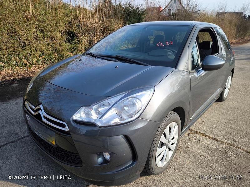 Gebraucht Citroën DS3 Chic 82 PS (60 kW) 2013 Grau Kleinwagen