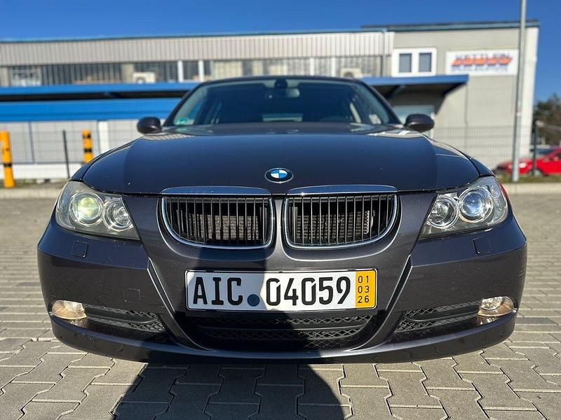 Gebraucht BMW 320 Sport Line 163 PS (119 kW) 2007 Grau Kombi