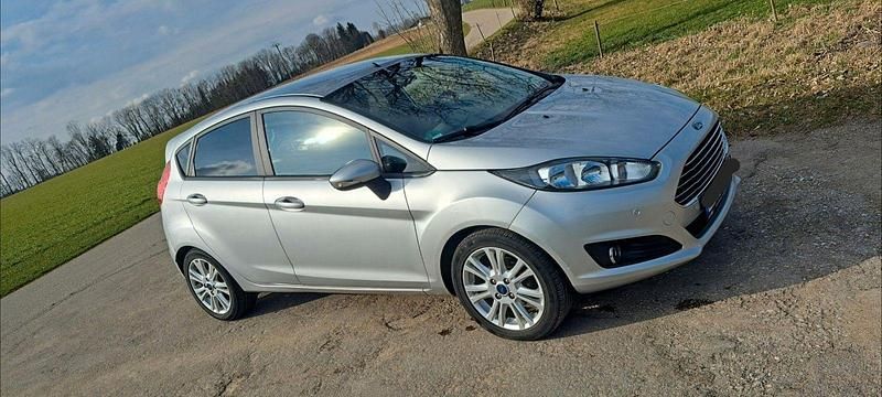 Gebraucht Ford Fiesta Trend 82 PS (60 kW) 2015 Silber Kleinwagen