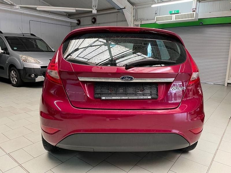 Gebraucht Ford Fiesta Titanium 82 PS (60 kW) 2009 Rot Kleinwagen