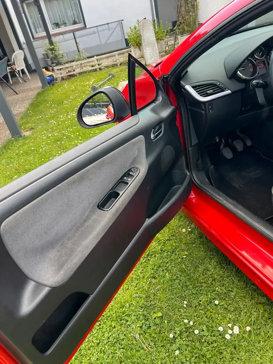 Gebraucht Peugeot 207 CC 109 PS (80 kW) 2008 Rot Cabrio