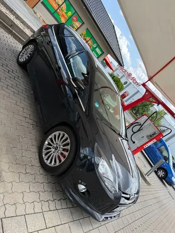 Gebraucht Ford Focus Champions Edition 150 PS (110 kW) 2013 Schwarz Limousine